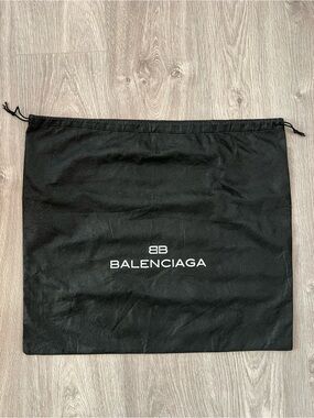 Balenciaga dust bag (C927)